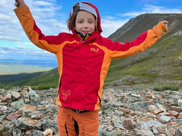 Climbing Lilltoppen of Sonfjället