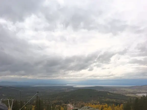 Autumn colours and a view over the lake