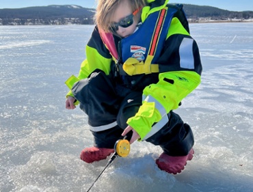 Viktorious-Icefishing-202203 - 4.jpeg copyright Viktorious.se
